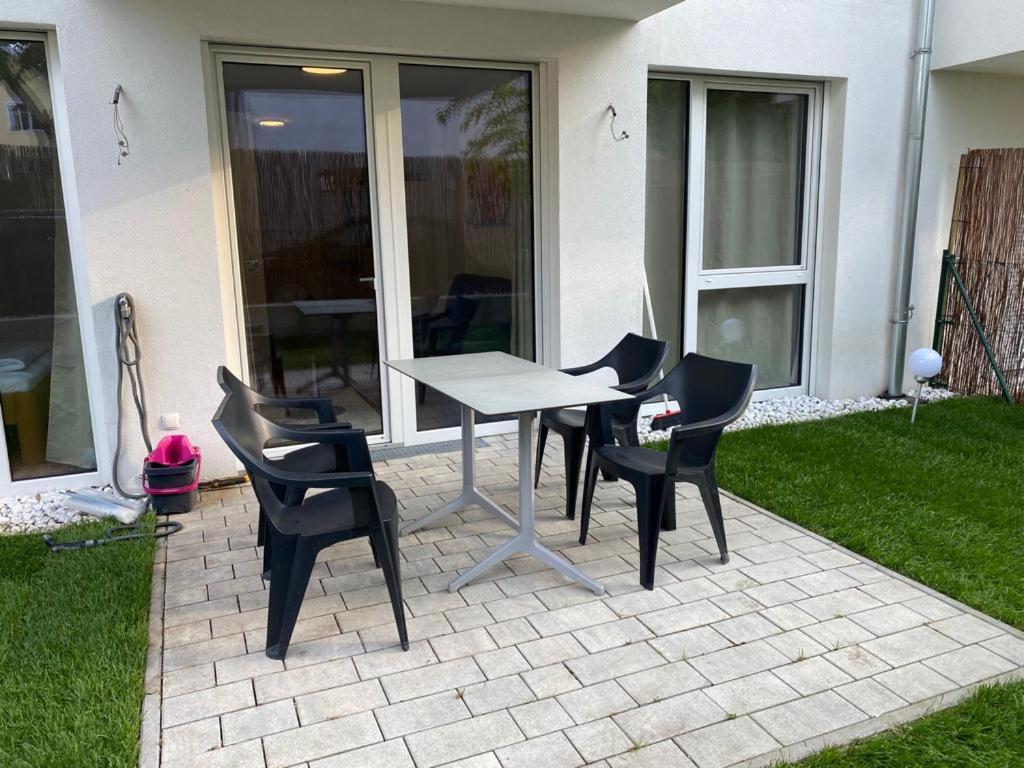 Modern Apartment With Garden Near City Center เวียนนา ภายนอก รูปภาพ